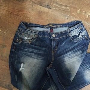 Almost Famous Jeans 👖👖👖size 18 jr